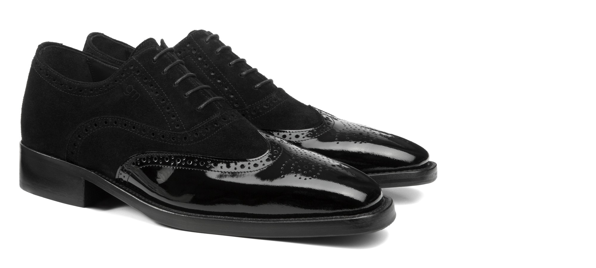 Scarpa classica con rialzo