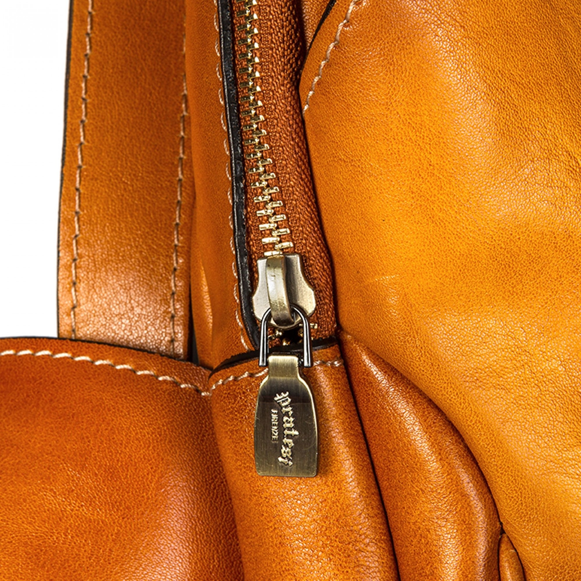 zaino in pelle